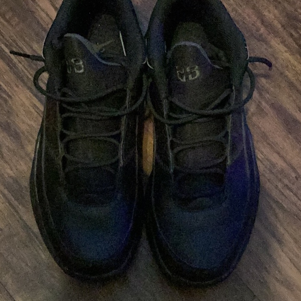 BOYS JORDSNS SIZE 8.5 #9